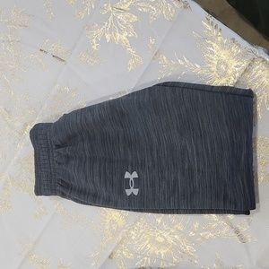 Boys size 6 under Armour sweatpants black